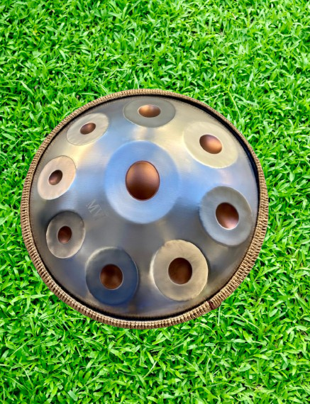 HANG DRUM HP-S09SG İTHAL HANDPAN 9 TONLU STANDLI SİLVER
